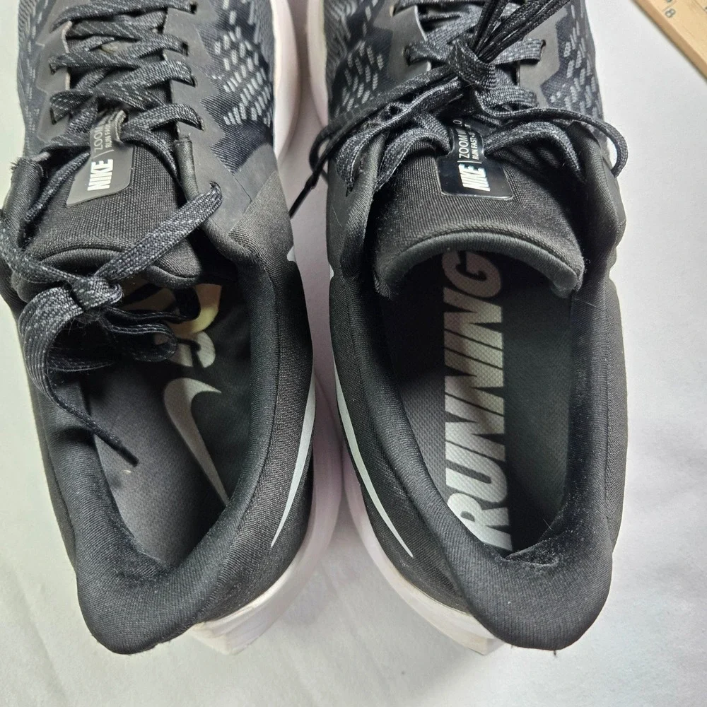 Nike Zoom Winflo Running Shoes Mens Size 13 AQ7497-001 Black White‎ Athletic